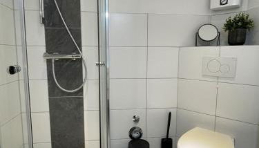 Lightplace - Boxspring - Parkplatz- Nähe City und VW - Foto 4, Shower