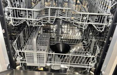 Brand-new flat, King Bed, Sofa Bed with full kitchen, Wi-Fi, self check-in Central location near everything - Foto 34