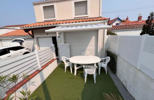 Maison avec grande terrasse à 100m de la plage - Photo 14