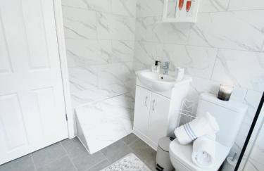 Luxurious family home in West Midlands - Photo 14