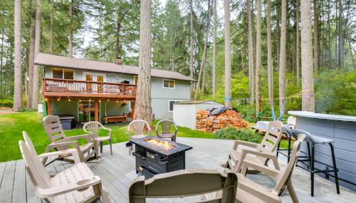 Hot Tub and Fireplace Peaceful Anderson Island Home - Foto 1