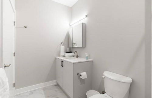 1BD Sleeps 4 with Views - Near Fish Town and Old City - Foto 33