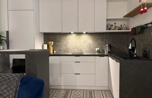 Przytulna kawalerka blisko centrum - Foto 6