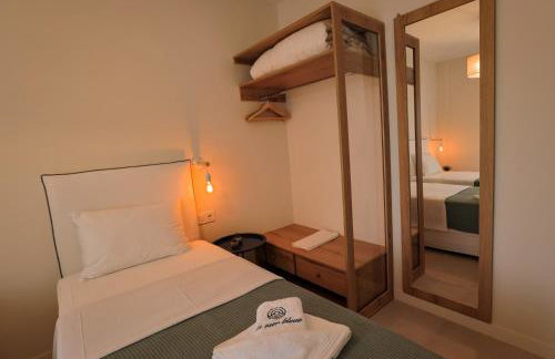 La Mer Bleue Beachfront Boutique Apartments - Photo 12