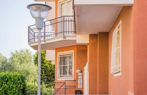 049 - Attico ELEGANTE, 10 minuti a piedi da MARE e SPIAGGIA - POSTO AUTO PRIVATO GRATIS - Foto 2