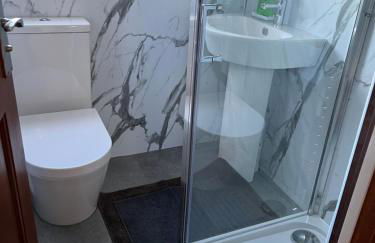 4 bed bungalow near Airport - Foto 19