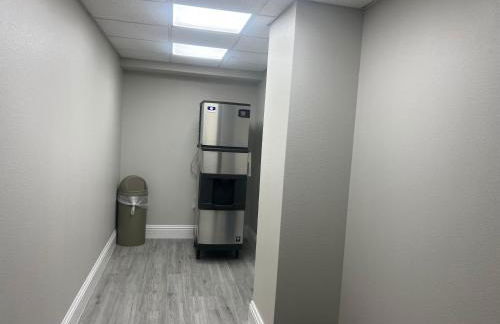 5 Minutes to Disney Free Shuttle King & queen bed - Foto 124