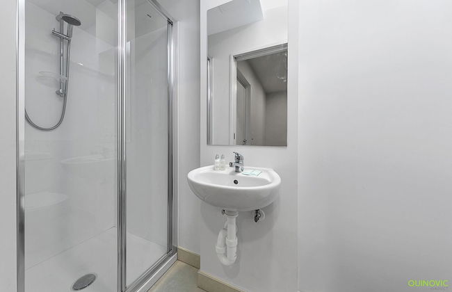 Balcony+Parking 3BR Gem Near Arena | Zodiak Stays - Foto 16