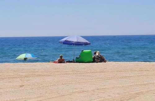 Apartment with pool near the beach and Barcelona by train - Photo 38