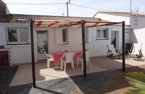 Maison proche centre, 4 pers, terrasse - FR-1-476-11 - Foto 8
