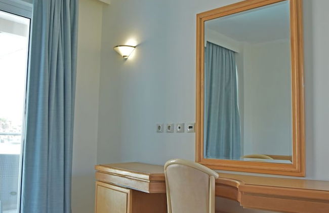 Bristol Sea View Apartments - Photo 15