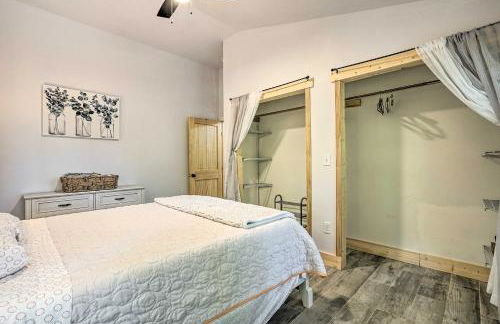 Modern Moncks Corner Home with Fenced Backyard! - Foto 12