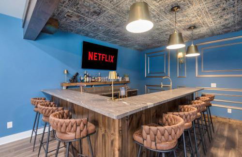 Lux Riverfront Retreat- Hot Tub, Game Room, Views! - Photo 34