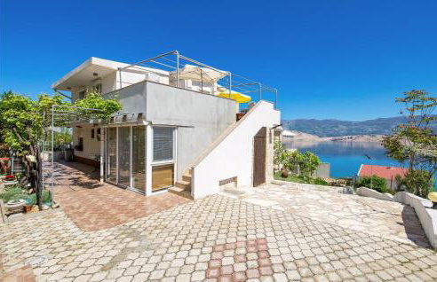 1 Bedroom Stunning Apartment In Bosana - Photo 3