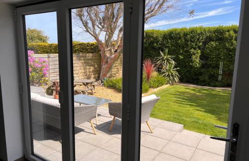 Stylish, Dog Friendly Coastal Bungalow With Garden - Foto 13