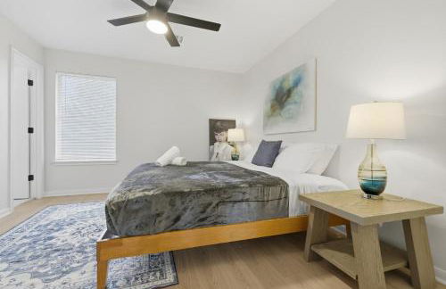 Walk to SXSW Venue, 2025 New Build Beauty at UT, Downtown, King Beds - Foto 26