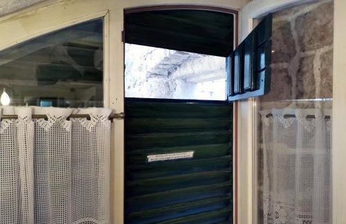 Apartment Alena with terrace and garden Center Jelsa - Photo 32