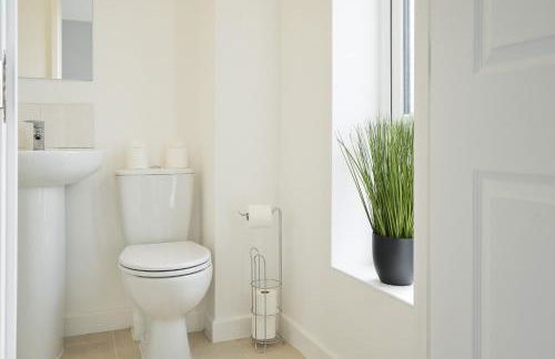 Mersey Way, Spacious 3 Bed Home, Close to Sheffield City Centre & FREE Driveway Parking - Perfect for Workers, Groups & Families - Hosted by Stay Host Save - Foto 33