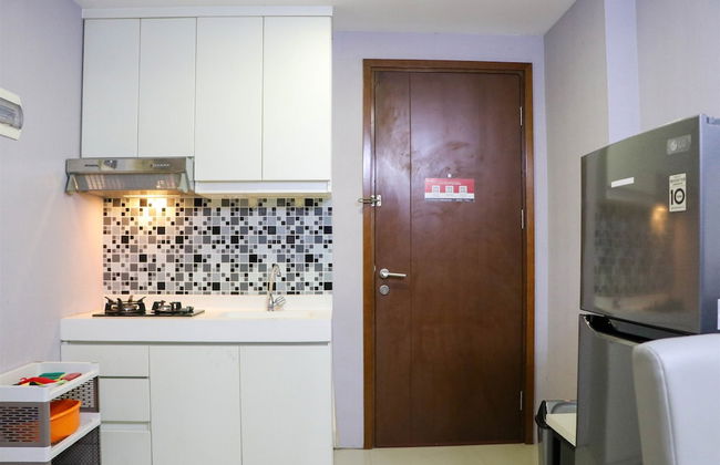 Minimalist And Warm 1Br Signature Park Grande Apartment - Photo 11