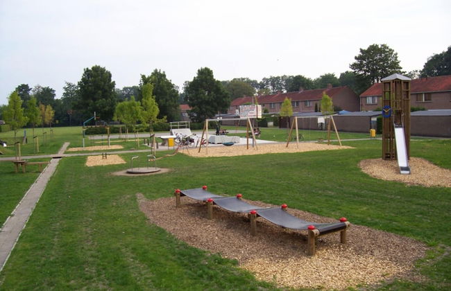 Fantastic Chalet Near Open Waterways, hot tub - Photo 39