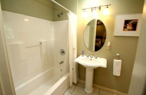 Sea Breeze! Walk to Beach!! In the Village! BBQ! Fast WiFi!! Dog Friendly! - Foto 28