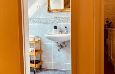 b e d & a g e d e s i g n -small- wunderschönes Zimmer mit Bad - Rechnungserstellung für Geschäftsreisende & Firmen - Foto 12