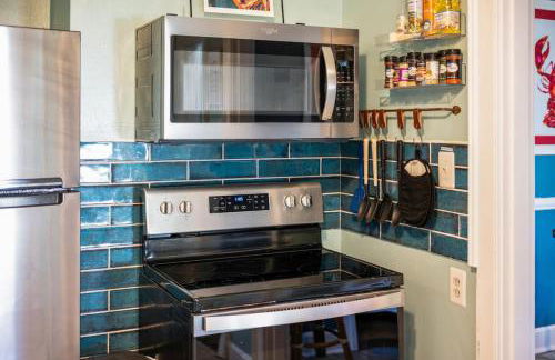 Quaint Cottage in heart of LYH - POOL with HOT TUB! - Foto 25