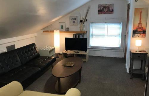 Cozy Alcove Studio Apt w Outdoor deck w NYC Views - Foto 5