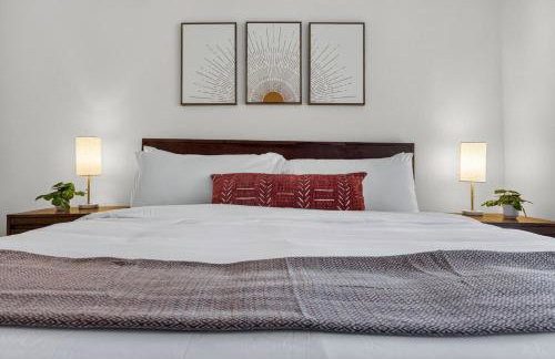 Newport 1 BR w Work Setup by Anyplace - 11747 - Foto 16