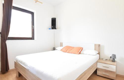 This Pleasant Holiday Home is an Ideal Starting Point to Explore Dalmatia - Foto 11