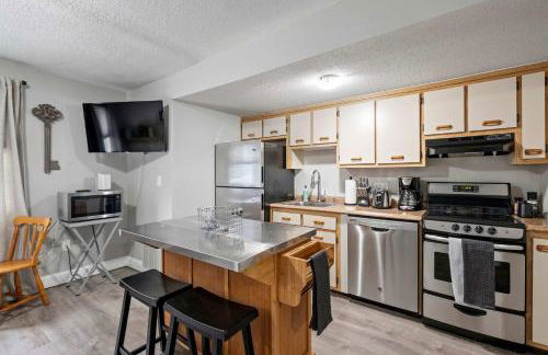 Fully Furnished 1st Floor 1 Bed 1 Bath Condo - Close To Shopping & Hwys North&South - Foto 13