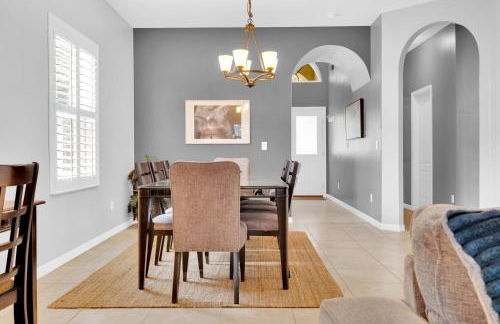 Stunning West Haven Villa with Private Pool Spa and Balcony Near Disney - Foto 59