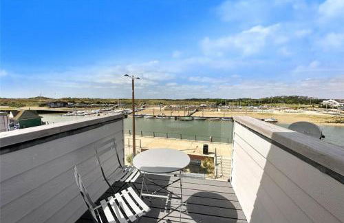 River Breeze 3-Bed BALCONY Apartment - Foto 6