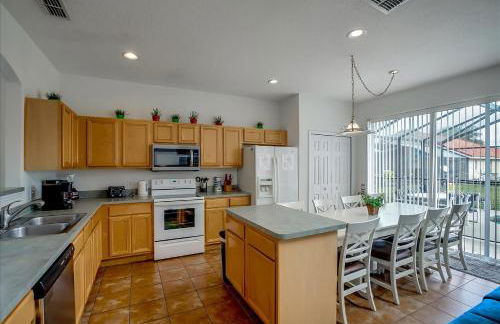 SOLANA 7 Bed Rooms FAMILY VACATION VILLA-Private Pool and SPA - Photo 17