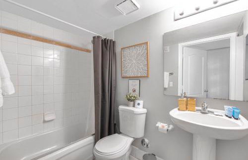 Luxurious 3BR Condo with Pool in Brickell - Foto 94