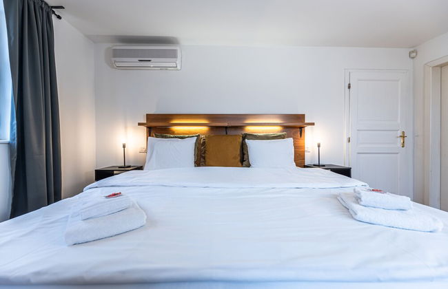 Charles Apartments in Old Town Prague - Photo 10