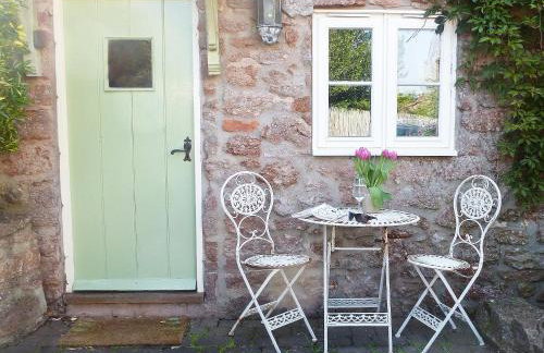 Hollies Cottage - Photo 1