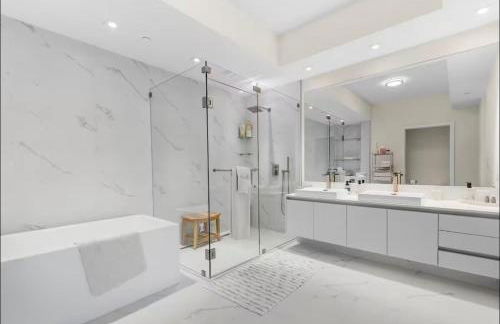 2BR 2BA Luxury Condo Beachfront at Wellness Resort Amrit - Foto 39