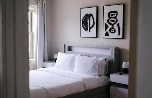 Sleeps 22 • Modern Multi-Unit • Gym • Workspaces - Photo 30