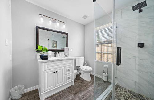 Houston Pool Escape Games WiFi Parking Pet - Foto 21