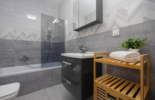 Bright Apartment Przyokopowa in the Centre of Warsaw with Parking by Noclegi Renters - Foto 16