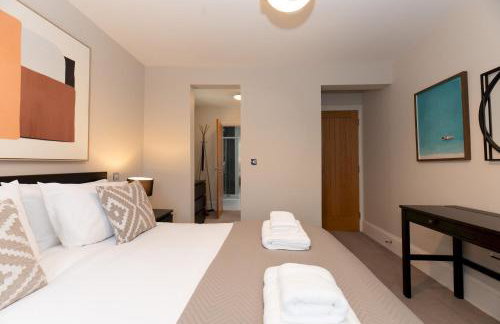 Stunning 1 BR Surbiton with views, near station - Pass the Keys - Foto 10