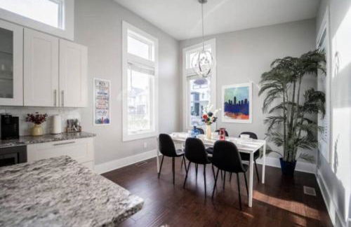 Luxury w/SoakTub* King with 3BR - Foto 52