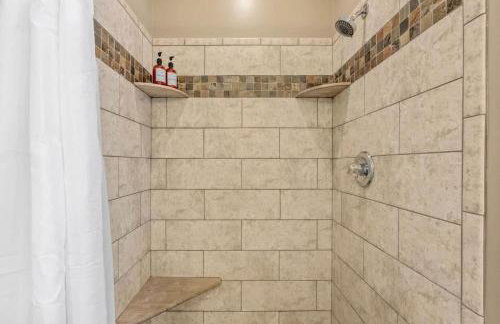 DockTales - Panoramic Views & Private Dock - Foto 46