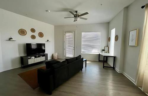 Elegant Home with Stunning Views and Comfortable Amenities - Foto 1