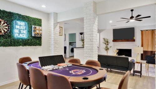 City Gem 4BR with POOL Sleeps 8 - Foto 3