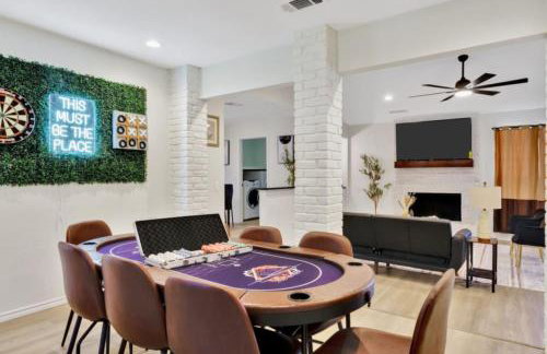 City Gem 4BR with POOL Sleeps 8 - Foto 3