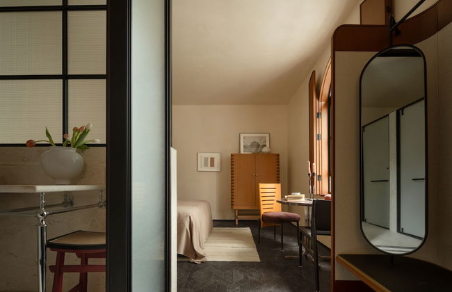 Golden Age Hotel - Photo 32