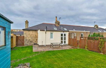 Cosy Cottage Close to East Beach, Shops, Restaurants and RAF base - Foto 10