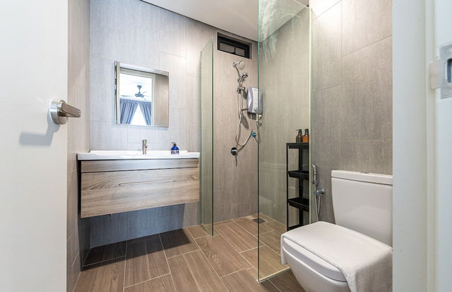 3BR Homestay with Pool View Bukit Rimau - Foto 15